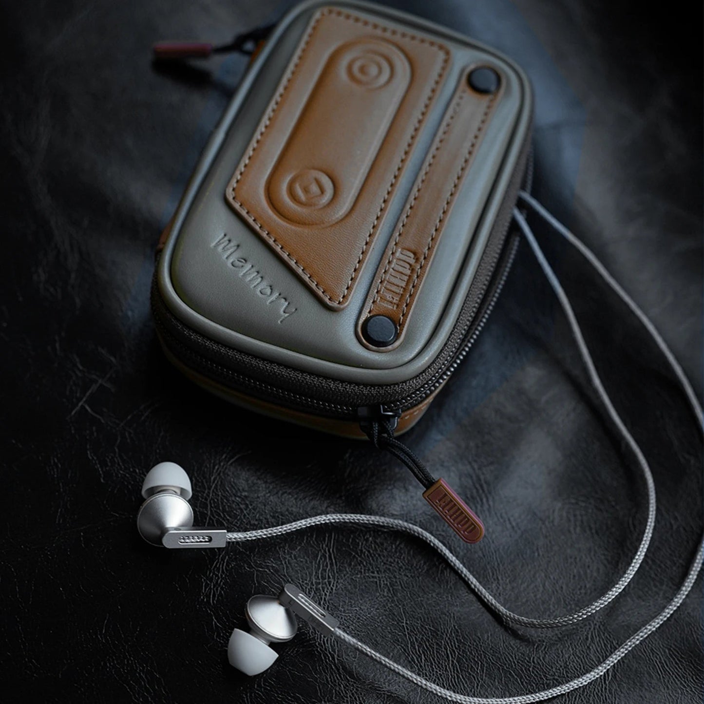 ddHiFi E13P (Memory) Semi - In - Ear Planar Earphones - The HiFi Cat