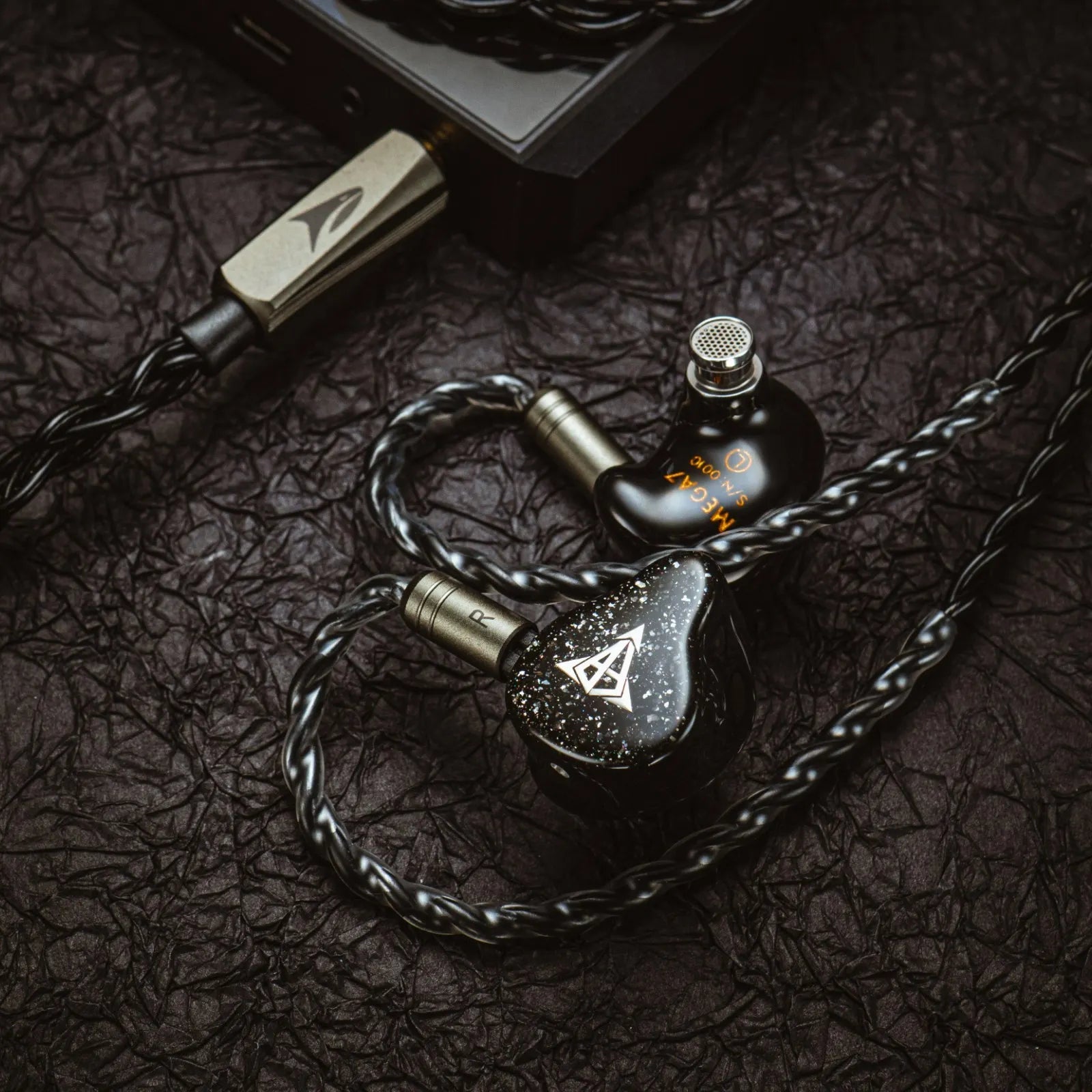 Hisenior Mega7 7-Drivers Hybrid HiFi IEM 4BAs(Sonion)+2BAs(Knowles