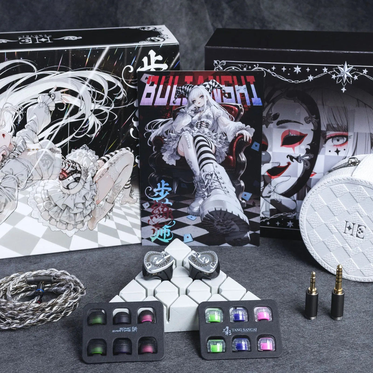 HE Bu Lianshi 1DD + 4BA Hybrid IEMs with 3.5mm & 4.4mm Plugs - The HiFi Cat