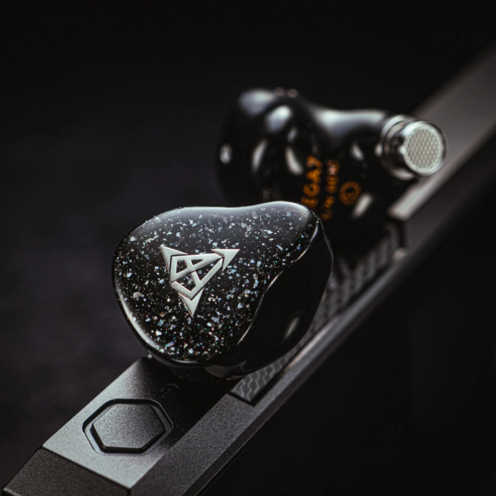 Hisenior Mega7 7-Drivers Hybrid HiFi IEM 4BAs(Sonion)+2BAs(Knowles