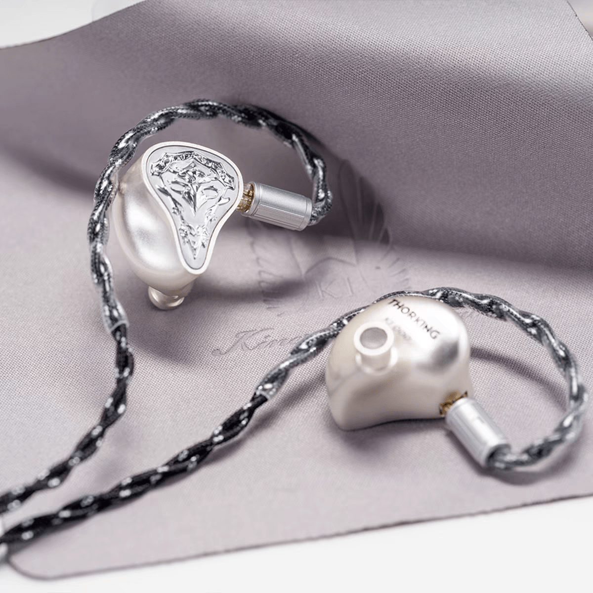 Kinera ThorKing 1 Dynamic, 6 Balanced Armature, 4 Electrostatic Drivers Hybrid In - Ear Earphones - The HiFi Cat