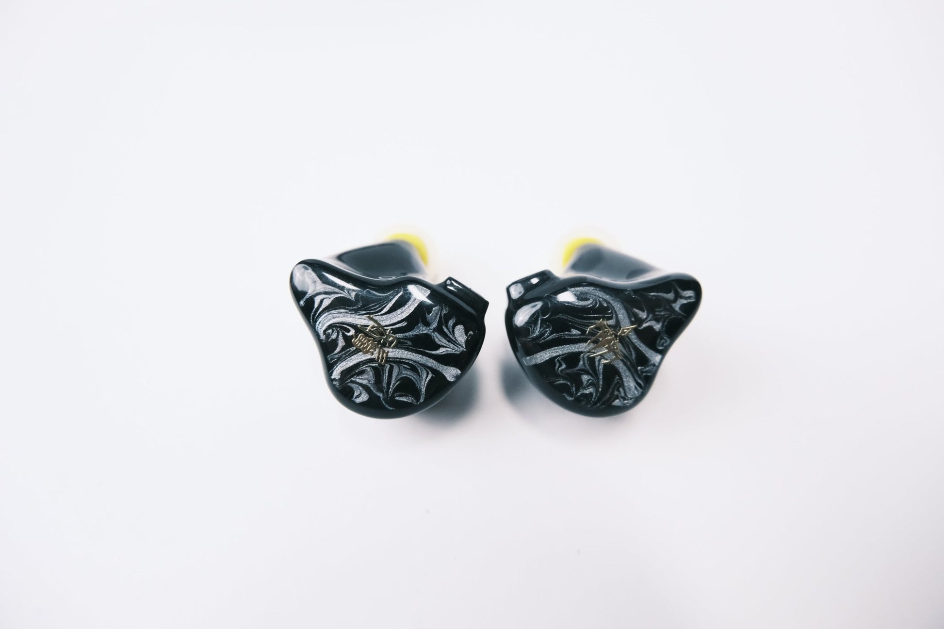 TANGZU BaJie 1 Dynamic Driver 4 Balance Armature IEMs Hybrid Earphones - The HiFi Cat