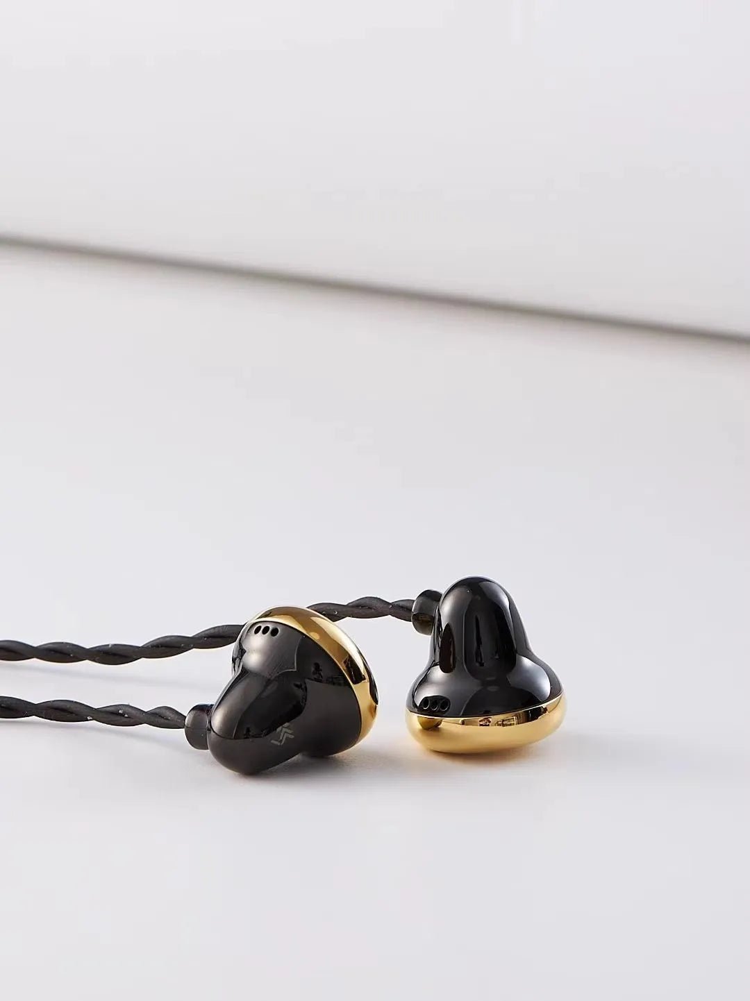 Temperament Ksearphone Black GOLD Bell 16mm Brass Flat Earphones - The HiFi Cat