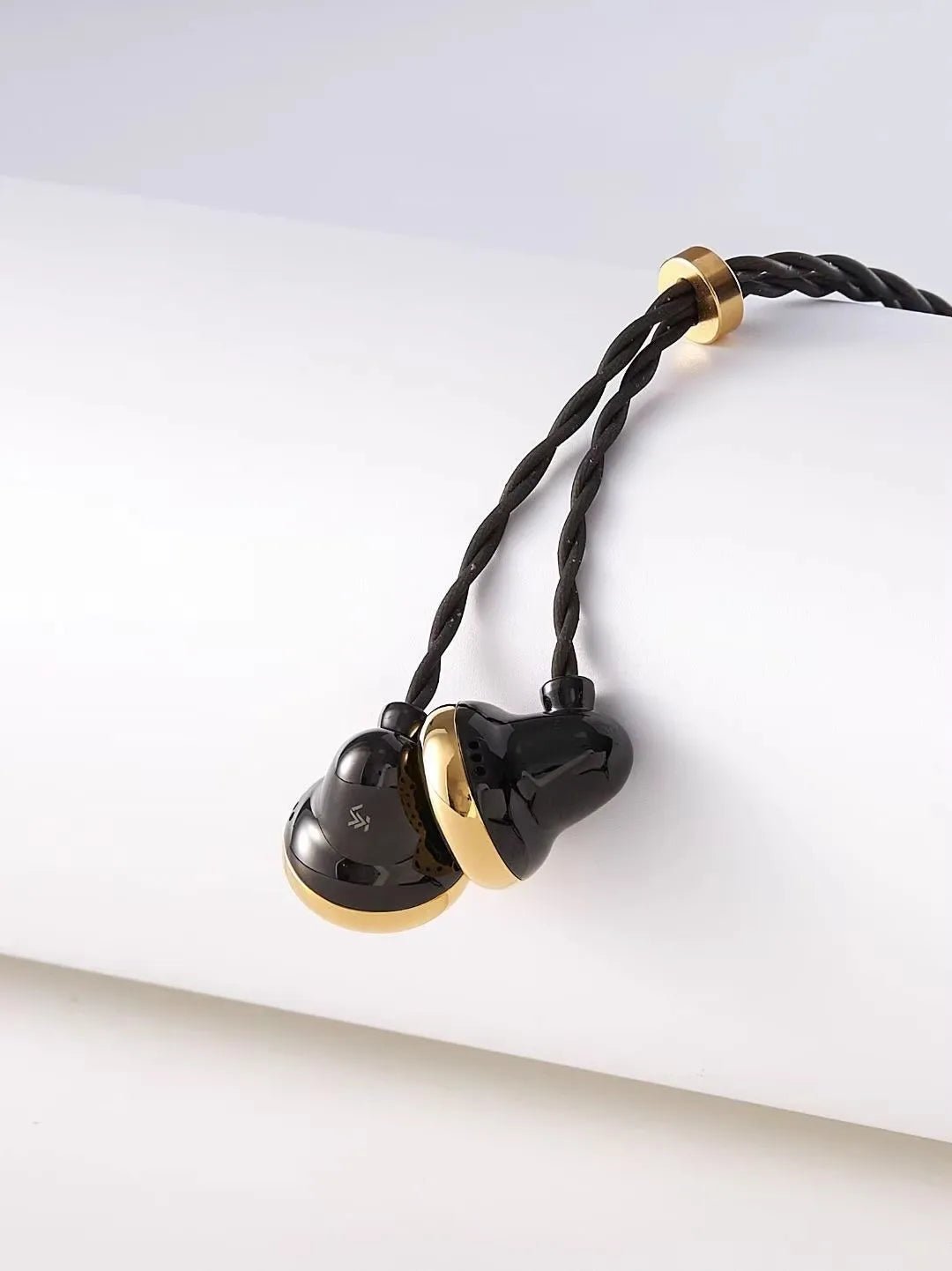 Temperament Ksearphone Black GOLD Bell 16mm Brass Flat Earphones - The HiFi Cat