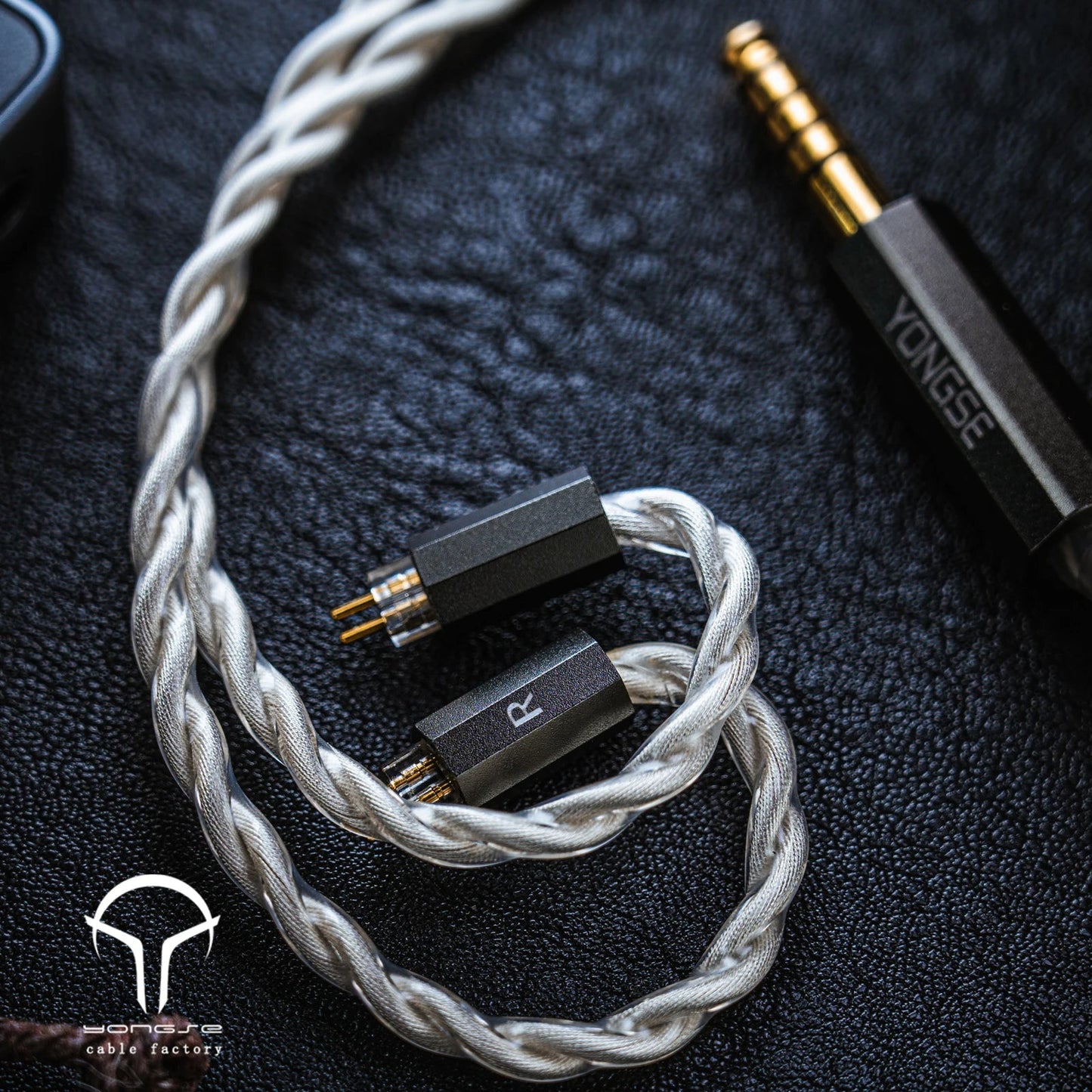 YONGSE Chivalry Mini High Purity Single Crystal Silver - plated Copper Earphone Cable - The HiFi Cat